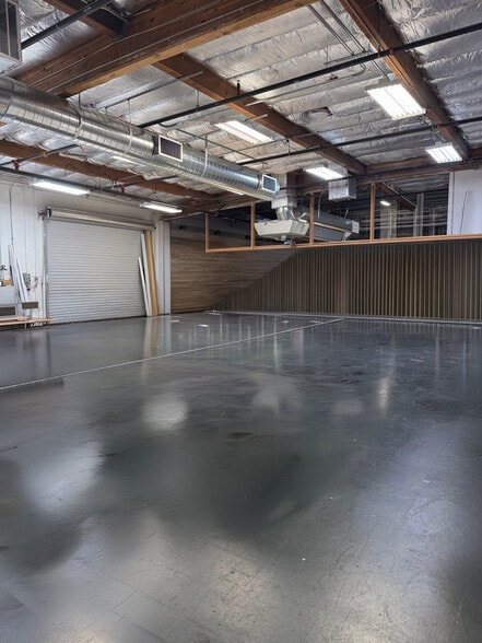 More Photos Of 33 Commercial Blvd, Novato Warehouse For Sale