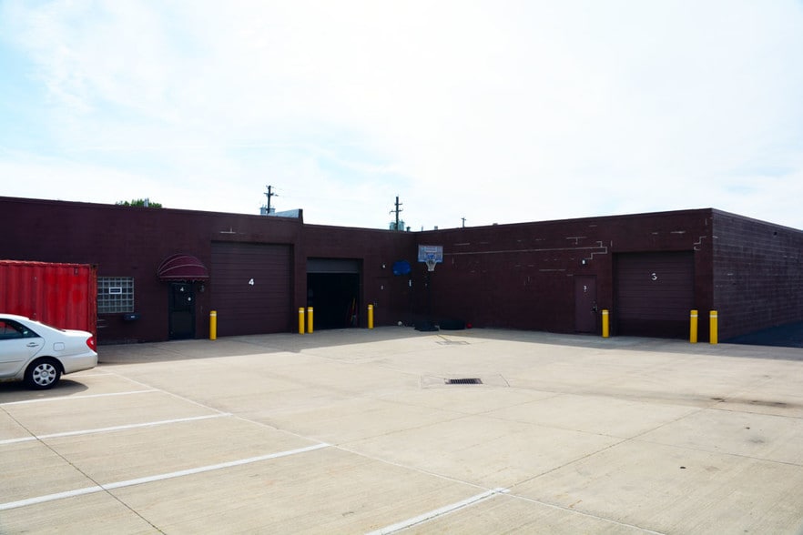 More Photos Of 7686 St Clair Ave, Mentor Warehouse For Lease
