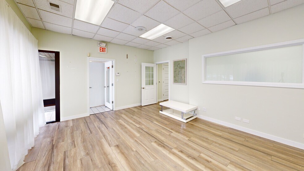 Primary Photo Of 939 N Plum Grove Rd, Schaumburg Medical For Lease