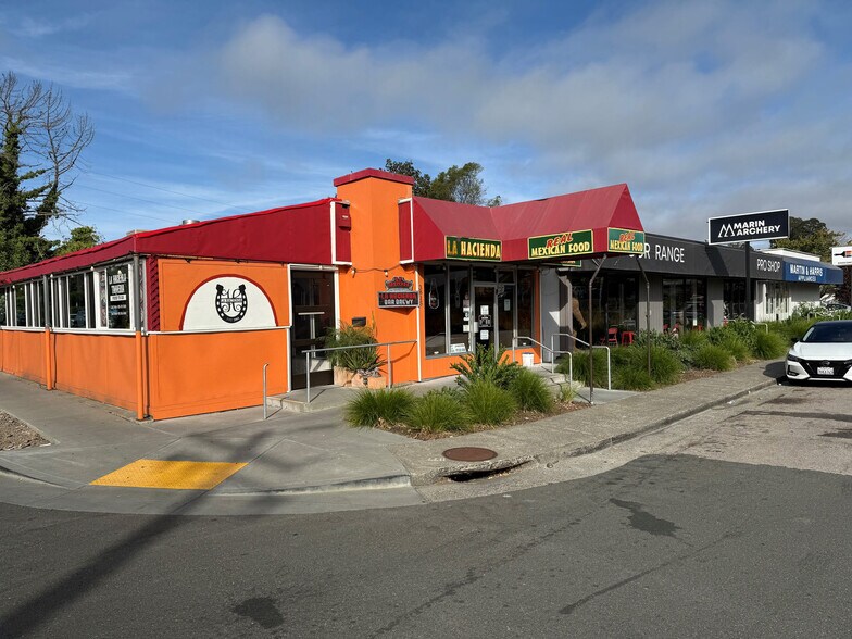 More Photos Of 3815 Redwood Hwy, San Rafael Storefront For Sale