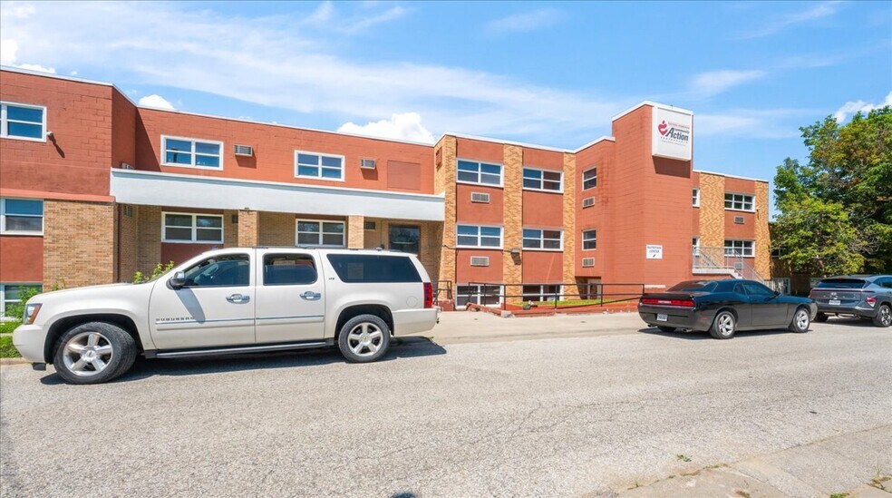 More Photos Of 2406 Fowler Ave, Omaha Office For Sale