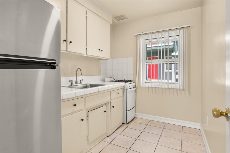 More Photos Of 10600 S Inglewood Ave, Inglewood Apartments For Sale