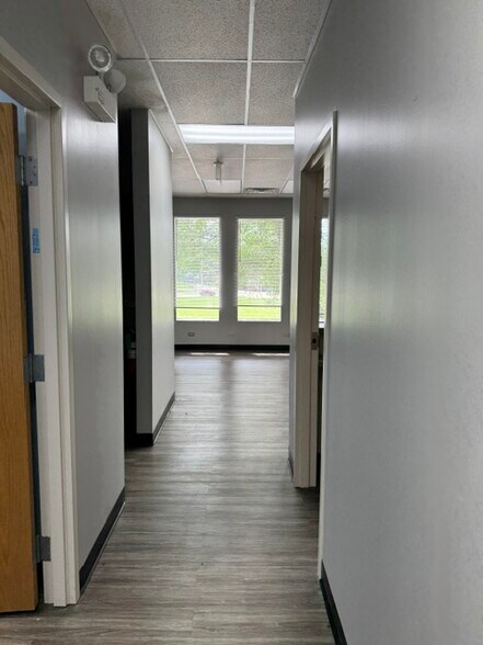 More Photos Of 507 W Kendall Dr, Yorkville Medical For Lease