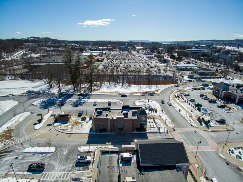 More Photos Of 18 Winslow Gate Rd, Poughkeepsie Fast Food For Sale