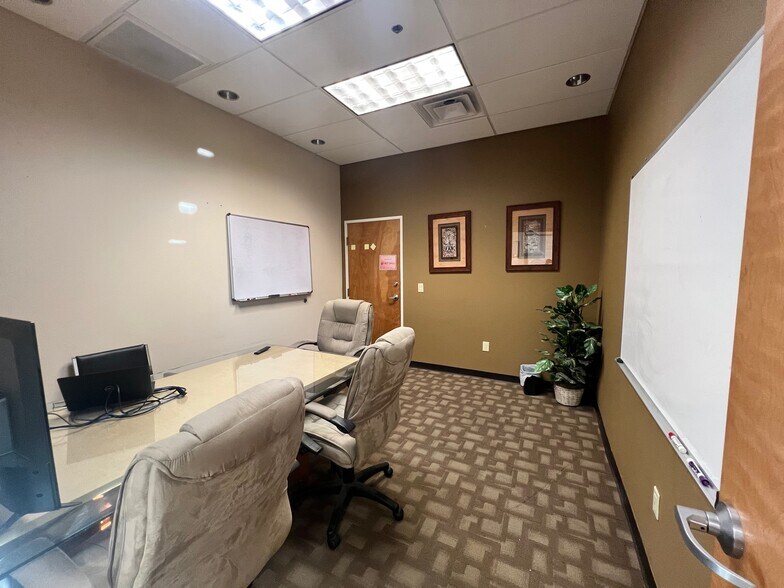 More Photos Of 6677 W Thunderbird Rd, Glendale Medical For Sale