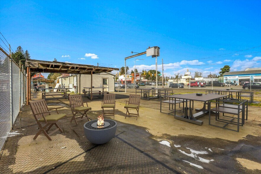 More Photos Of 9808 17th Ave SW, Seattle General Retail For Lease