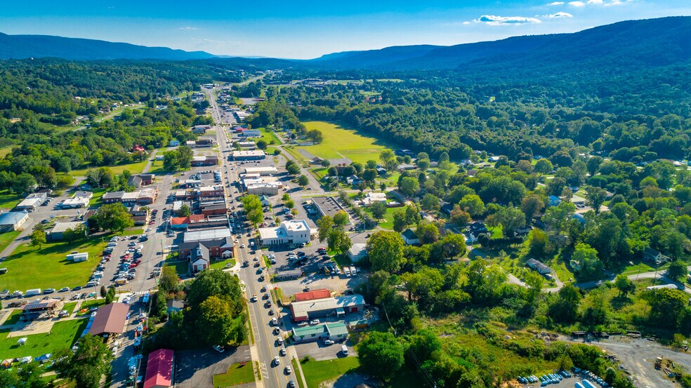 More Photos Of 15781 Rankin Ave, Dunlap Freestanding For Sale