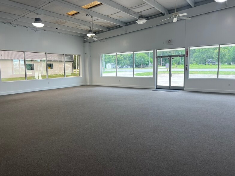More Photos Of 4807 W Gate City Blvd, Greensboro Storefront For Lease