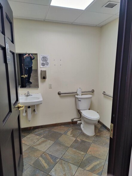 More Photos Of 227 Smith St, Brooklyn Storefront For Lease