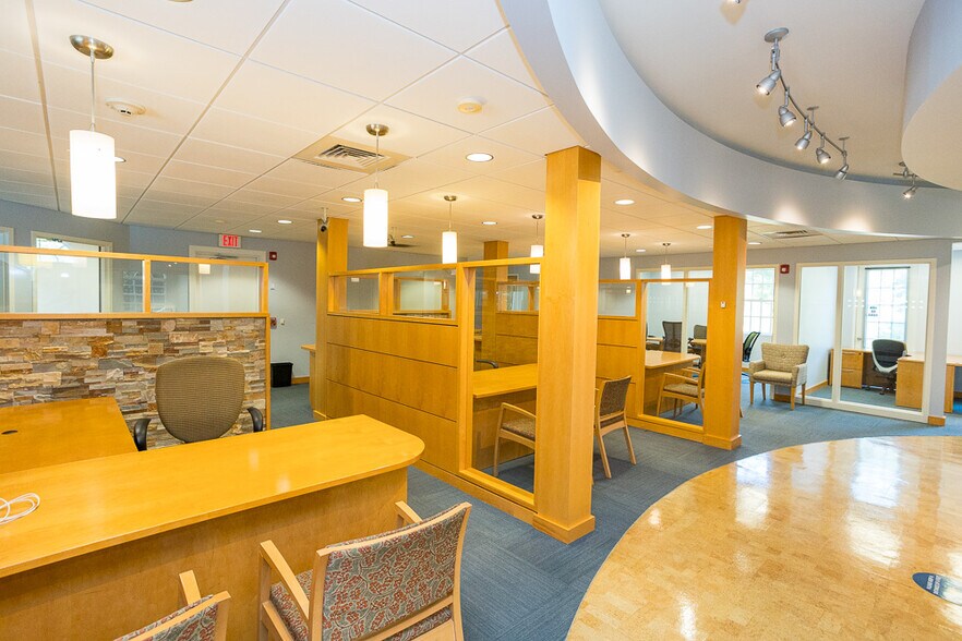 More Photos Of 178 Center St, Clinton Township Medical For Lease
