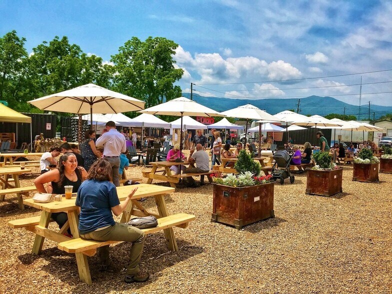 More Photos Of 141 Richardson Blvd, Black Mountain General Retail For Sale