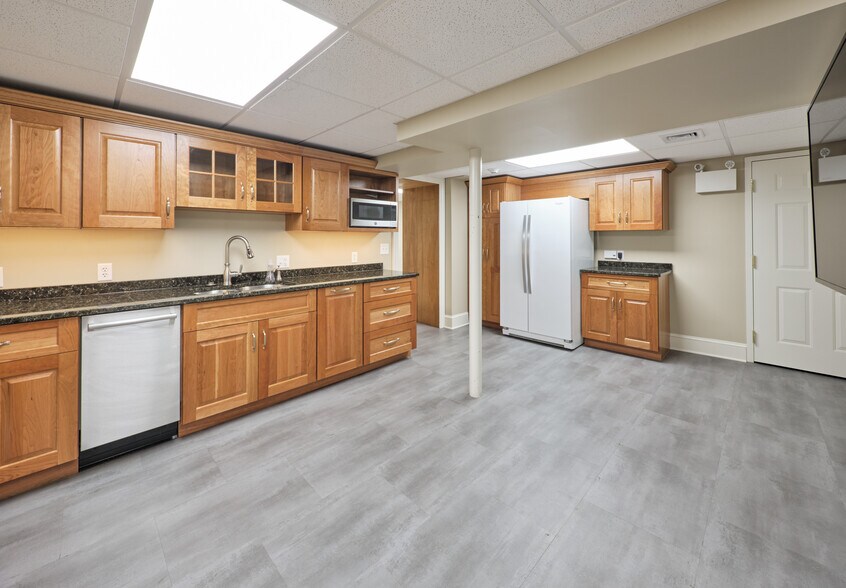 More Photos Of 67 W Court St, Doylestown Office For Lease