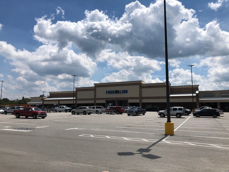 More Photos Of 2583-2595 Jefferson Davis Hwy, Warrenville Unknown For Lease