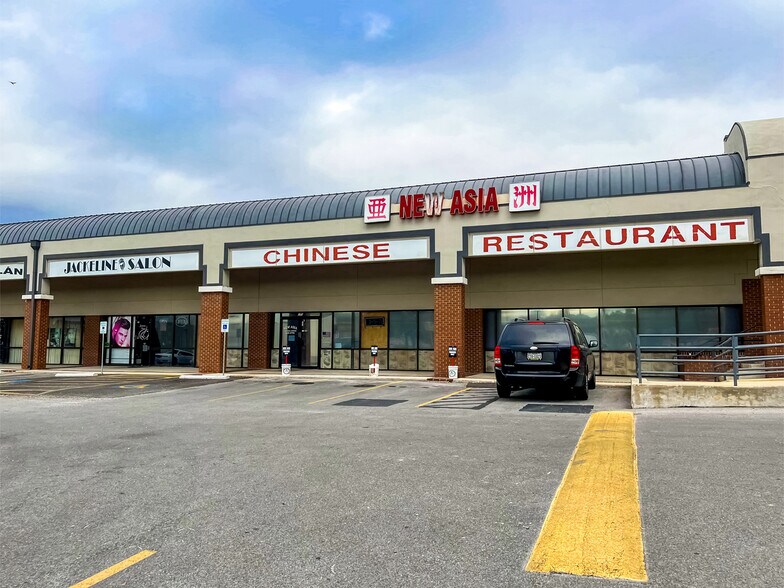 More Photos Of 7530 Bandera Rd, San Antonio Storefront For Lease