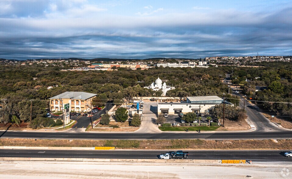 More Photos Of 7575 W Loop 1604, San Antonio Office For Lease
