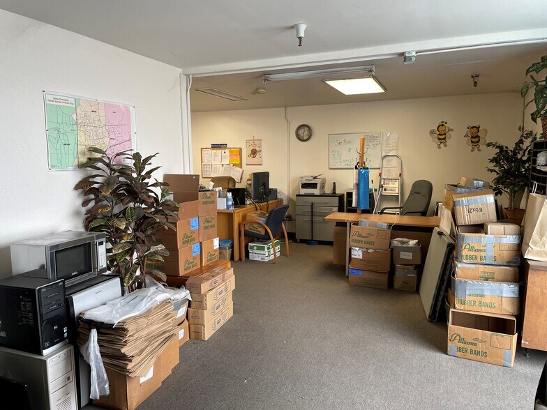 More Photos Of 720 Olive Dr, Davis Warehouse For Lease