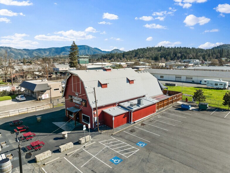 More Photos Of The Toasted Barrel, Grants Pass Restaurant For Sale