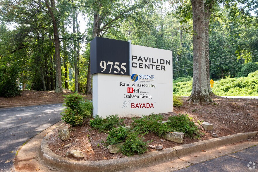 More Photos Of 9755 Dogwood Rd, Roswell Office For Lease