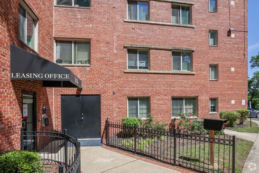 More Photos Of 2603 Southern Ave, Temple Hills Apartments For Sale