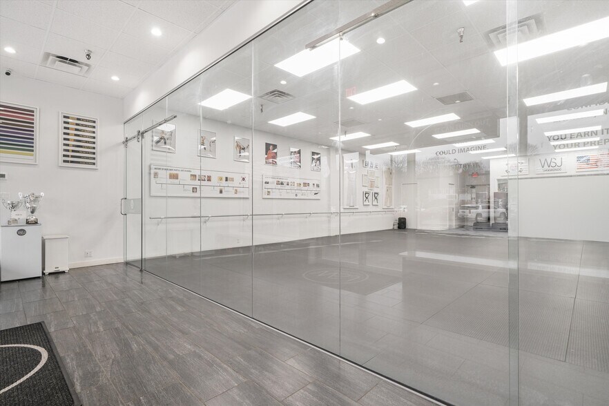 More Photos Of 1853-1877 Commerce St, Yorktown Heights Storefront For Lease