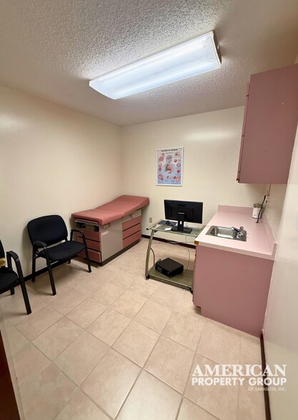 More Photos Of 203 3rd Ave, Bradenton Medical For Lease