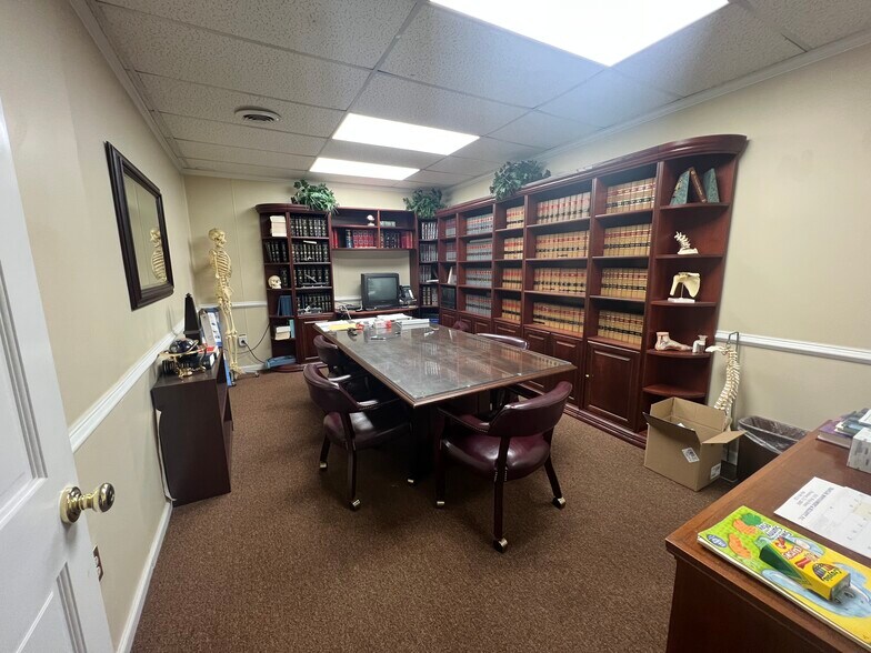 More Photos Of 130 E Wythe St, Petersburg Office For Sale