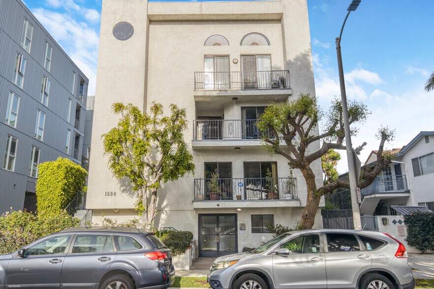 Primary Photo Of 1524 Granville Ave, Los Angeles Apartments For Sale