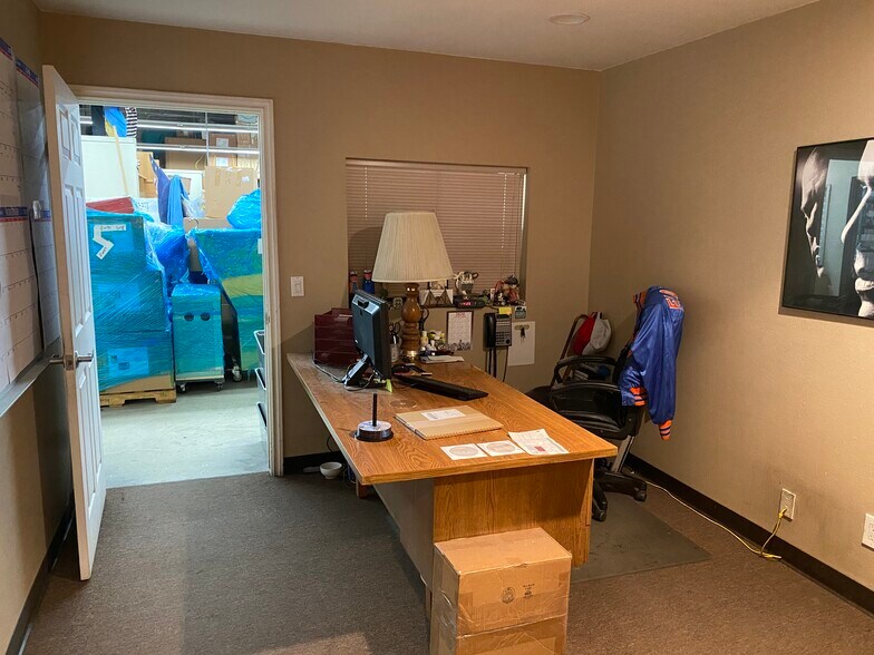 More Photos Of 6855 Vineland Ave, North Hollywood Warehouse For Sale