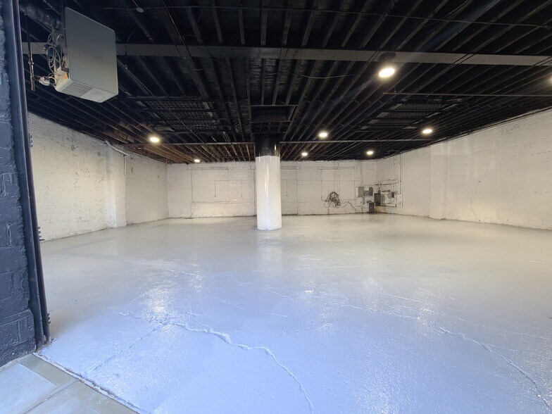 More Photos Of 286-294 Hamilton Ave, Brooklyn Warehouse For Lease