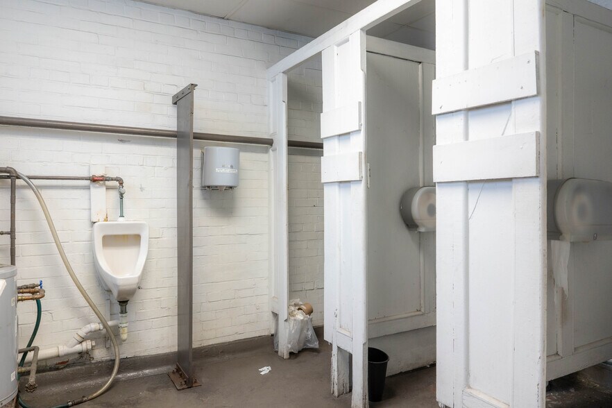 More Photos Of 2424 Columbus Rd, Springfield Warehouse For Sale