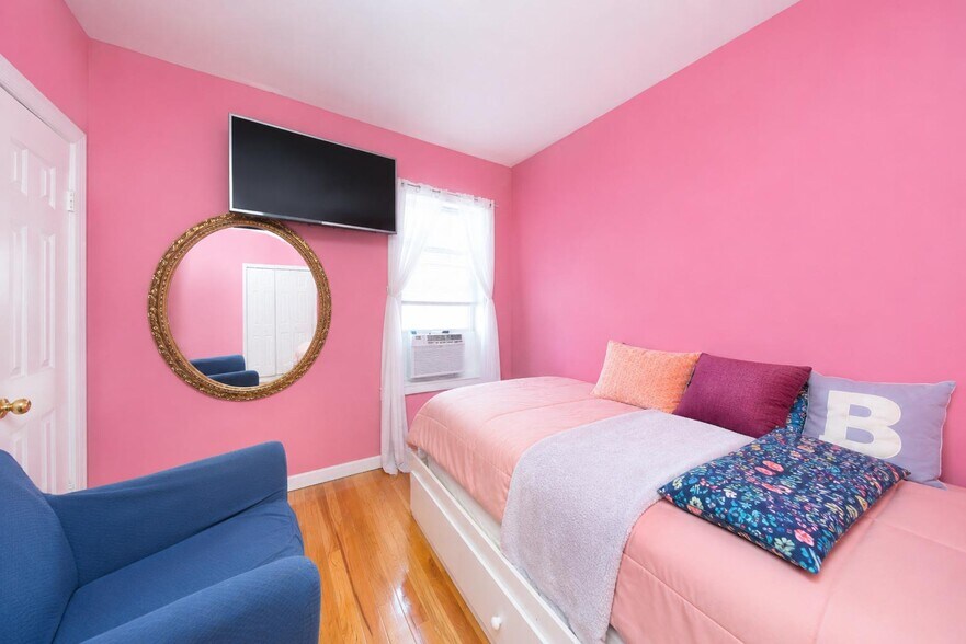 More Photos Of 33 Olympia Blvd, Staten Island Storefront Retail Residential For Sale