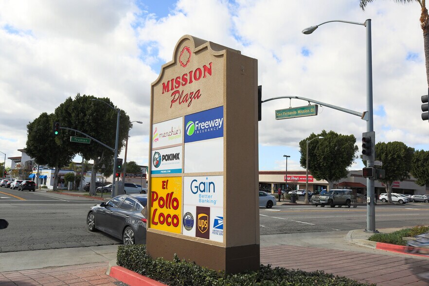 More Photos Of 1201-1225 Truman St, San Fernando Unknown For Lease