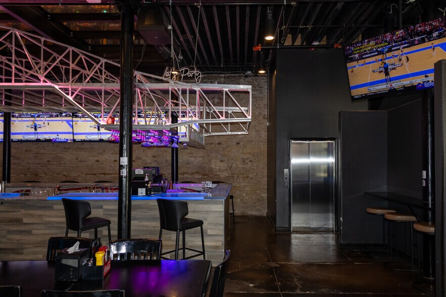 More Photos Of 326 N Chaparral St, Corpus Christi Freestanding For Lease