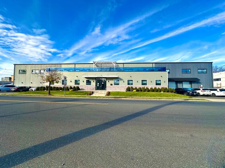 More Photos Of 470 W 1st Ave, Roselle Warehouse For Sale