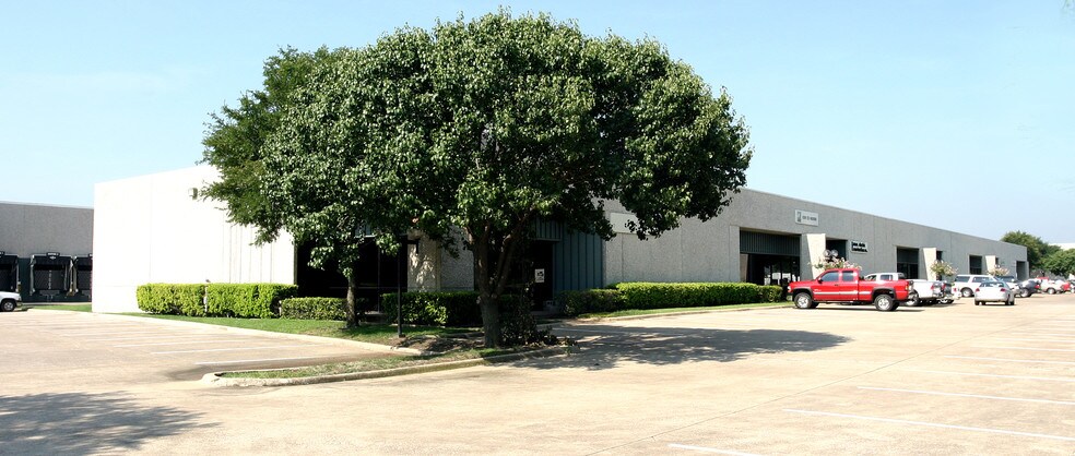 More Photos Of 11110-11120 Grader St, Dallas Warehouse For Lease