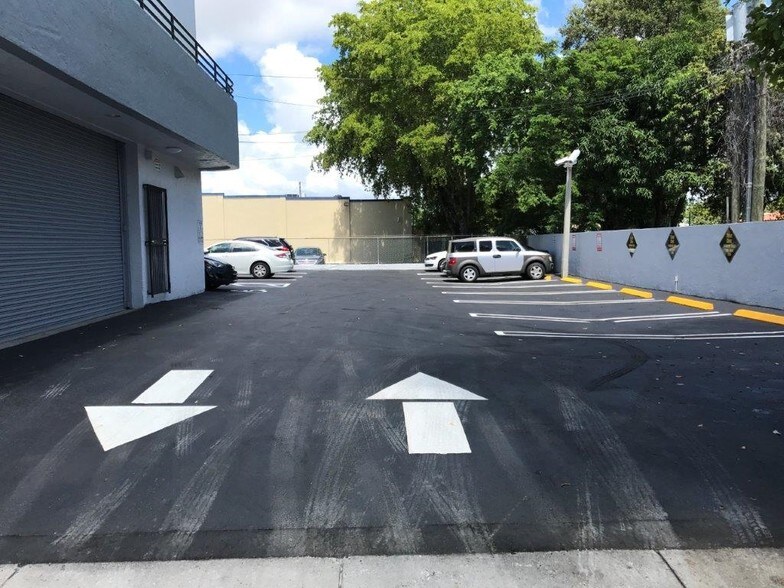More Photos Of 2953-2955 SW 8th St, Miami Storefront Retail Office For Lease
