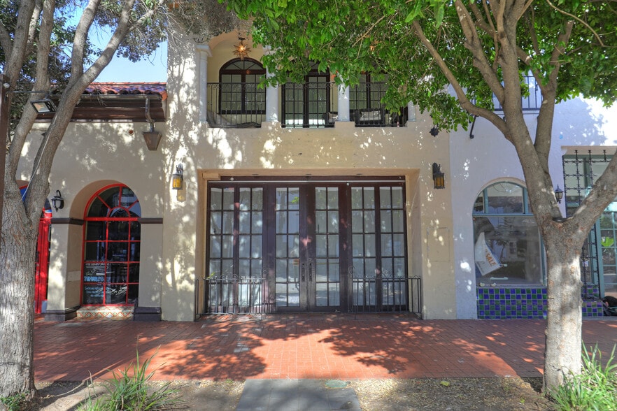 Primary Photo Of 532 State St, Santa Barbara Restaurant For Sale