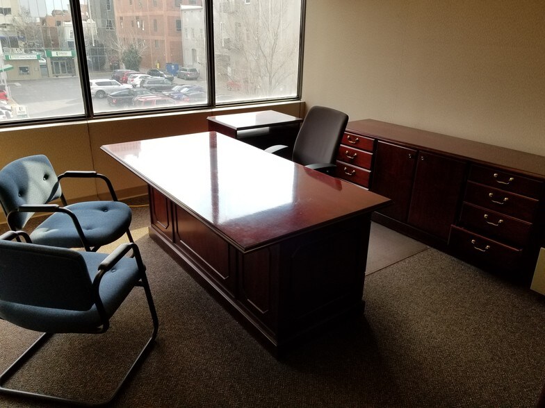 More Photos Of 16-20 NW 3rd St, Evansville Office For Lease