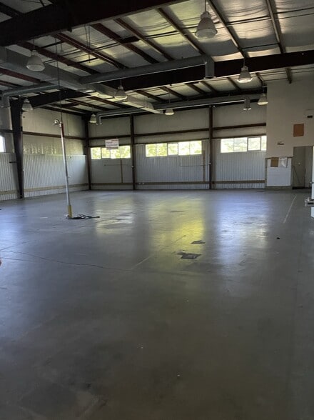 More Photos Of 1221 Cumberland Ave, West Lafayette Warehouse For Sale