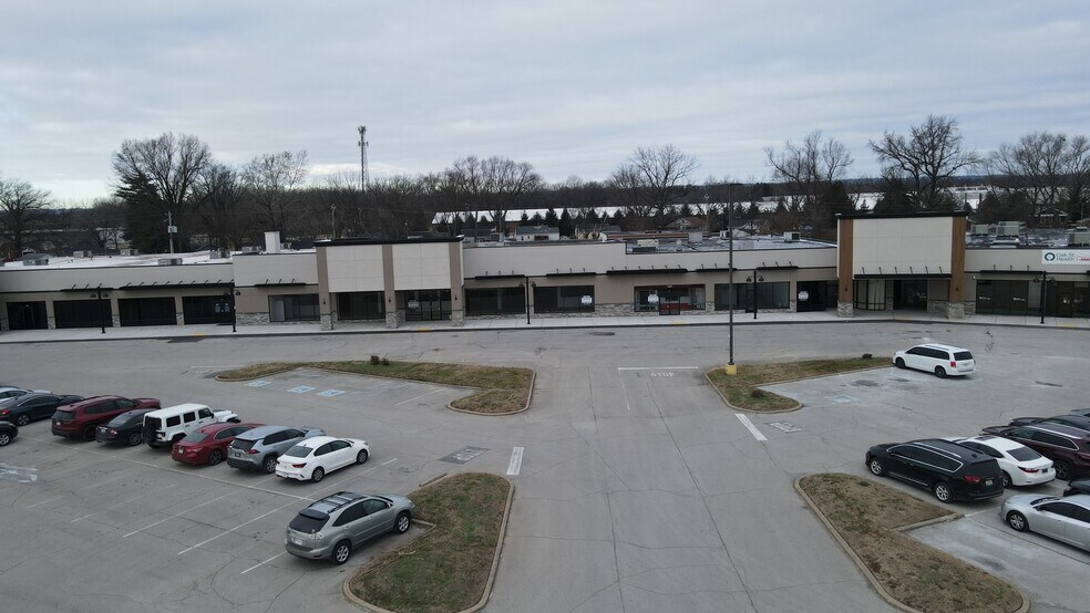 More Photos Of 1009-1411 10th St, Jeffersonville Unknown For Lease