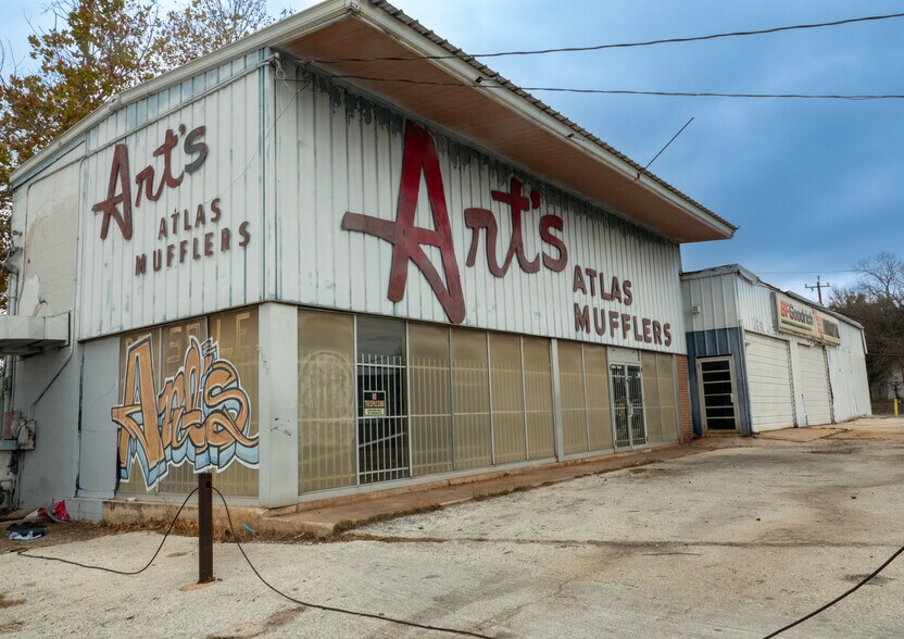 More Photos Of 3350 Fredericksburg Rd, San Antonio Auto Repair For Lease
