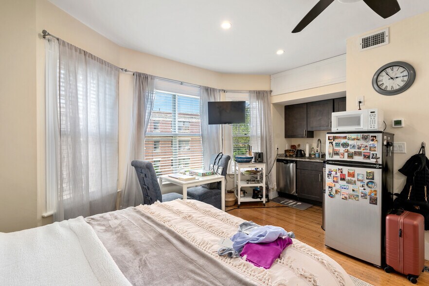 More Photos Of 14 Chiswick Rd, Brighton Apartments For Sale