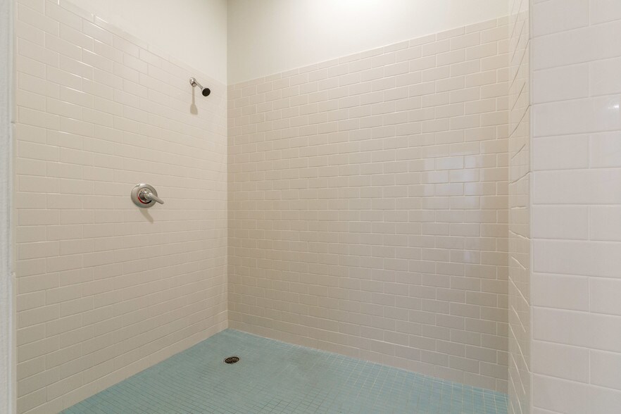 More Photos Of 2401 E 6th St, Austin Loft Creative Space For Lease