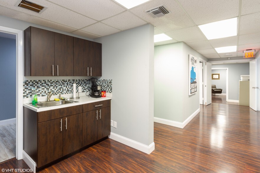 More Photos Of 212 SE 8th St, Fort Lauderdale Office Residential For Sale