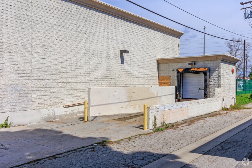 More Photos Of 3380 N Los Coyotes Diagonal, Long Beach Supermarket For Sale