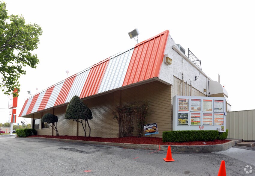 More Photos Of 6004 S Sheridan Rd, Tulsa Fast Food For Sale