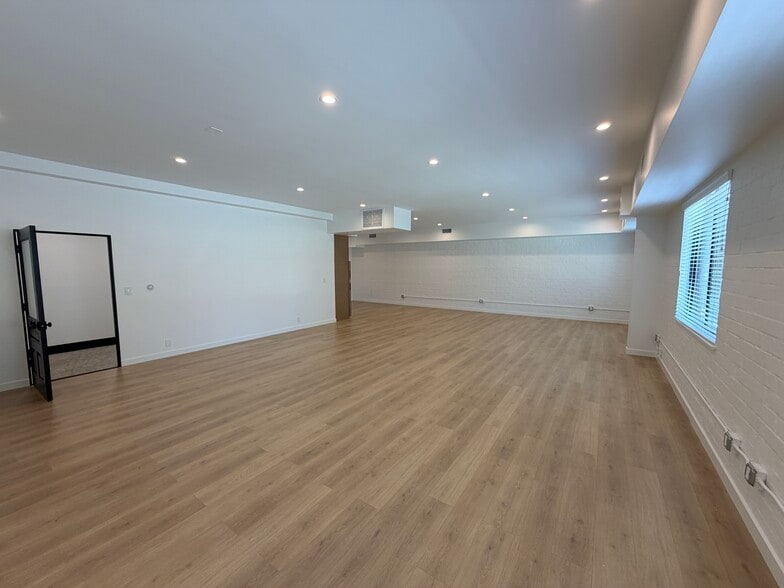 More Photos Of 444 N Larchmont Blvd, Los Angeles Office For Lease