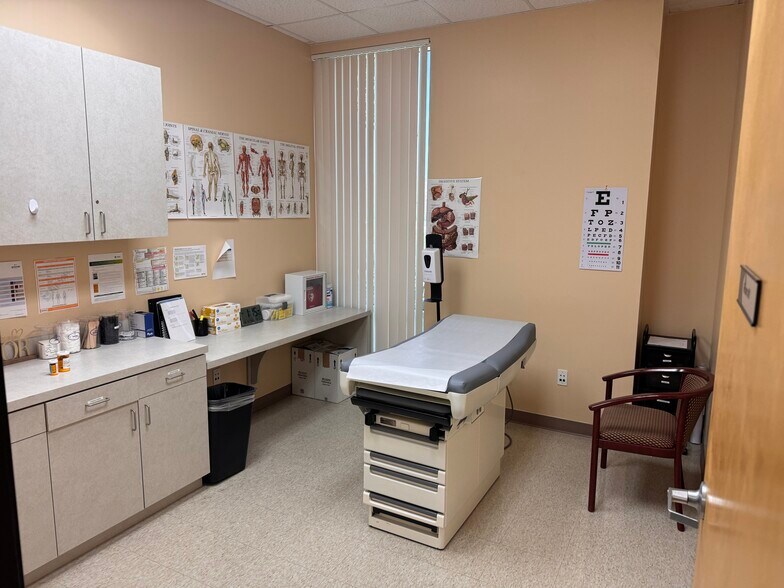 More Photos Of 4254 Green River Rd, Corona Medical For Sale