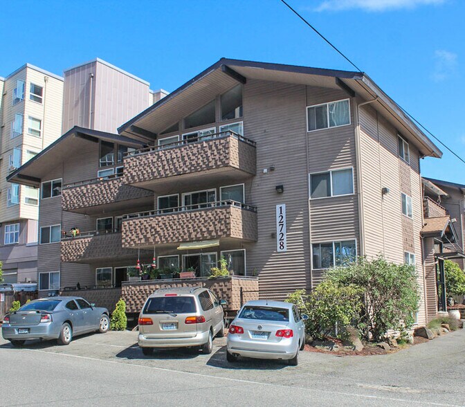 More Photos Of 12728 33rd Ave NE, Seattle Multifamily For Sale