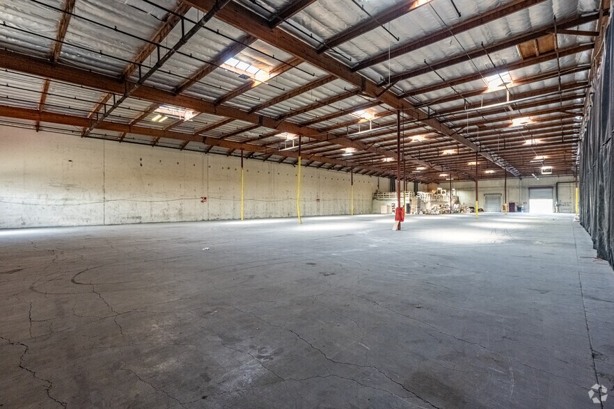More Photos Of 18903 Anelo Ave, Carson Warehouse For Lease